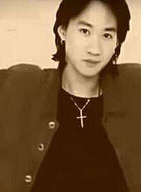 黄家驹同款项链钛钢毛衣链十字架