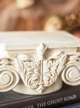 JK慕空间 复古做旧石膏桌面雕塑底座 花园花盆欧式摆件拍摄道具