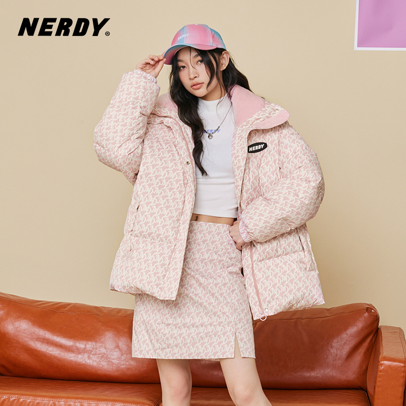 NERDY2023年冬季情侣宽松甜辣风上衣老花满印短款羽绒服外套ins女