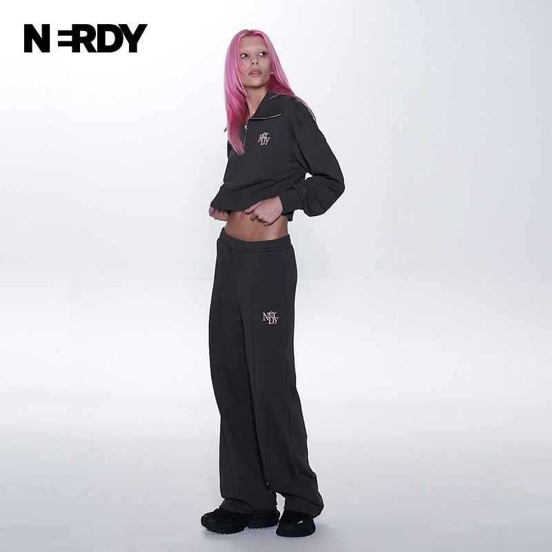 NERDY2023春夏新品短款女士卫衣裤子两件套套装潮酷休闲运动套装 - 图1