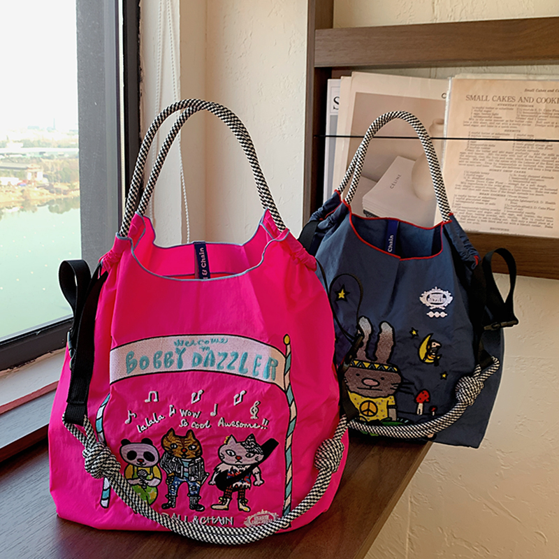 日系ballchain熊猫乐队刺绣购物袋高圆圆同款尼龙帆布单肩斜挎包 - 图3