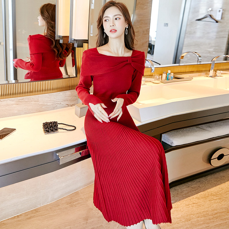 一字肩红色针织秋冬中长款内连衣裙 拾雅大码女装