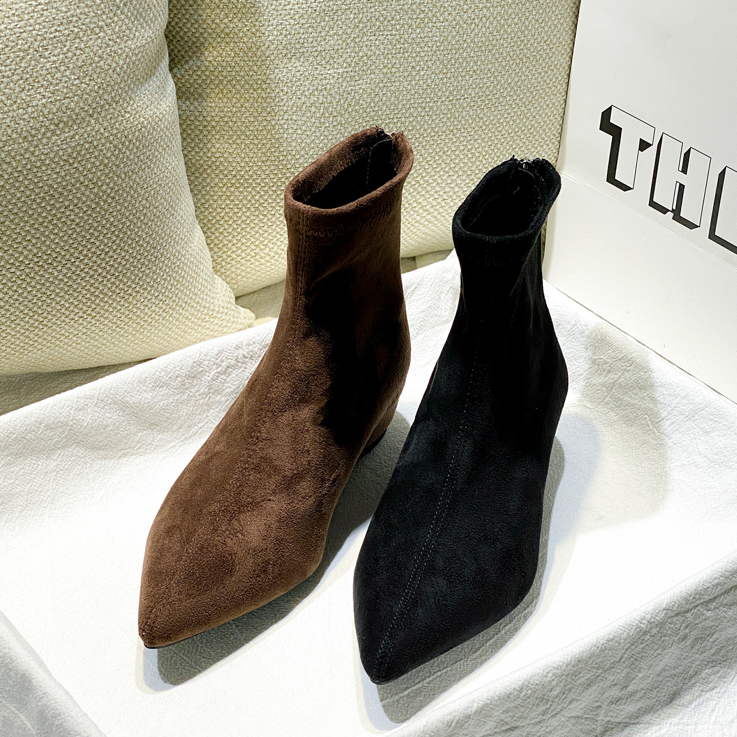 法式尖头低跟短靴女2025年冬季新款黑色绒面尖头拉链弹力靴瘦瘦靴,淘宝优惠券,粉丝福利购,淘宝优惠卷