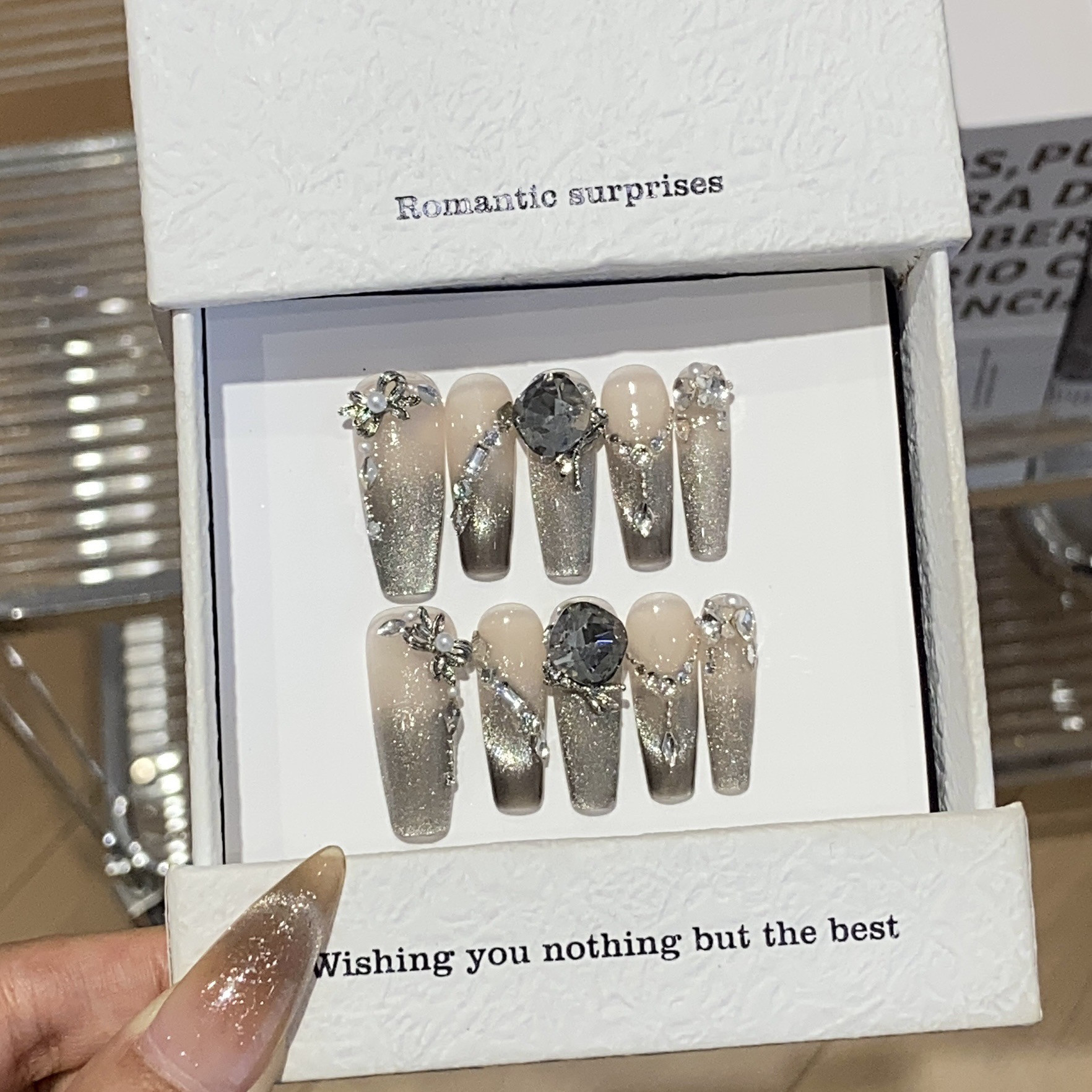 【桃黑巧】新款纯手工简简穿戴甲轻奢重工超长法式猫眼高级美甲片,淘宝优惠券,粉丝福利购,淘宝优惠卷