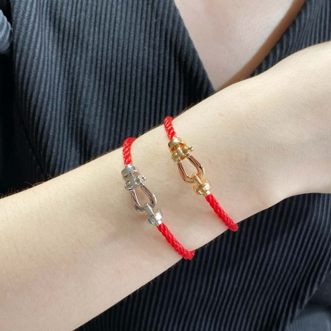 费雷德马蹄扣本命年红绳手链925纯银18K玫瑰金男女情侣款时来运转,淘宝优惠券,粉丝福利购,淘宝优惠卷