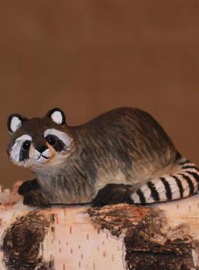 创意礼品小浣熊木制工艺品可爱森林摆件家居饰品纯手工雕刻现代桌