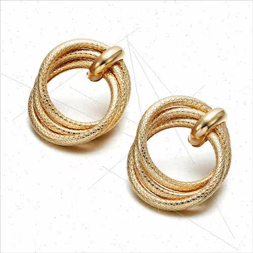 Korea new alloy texture twisted double ring earrings Europe - 图0