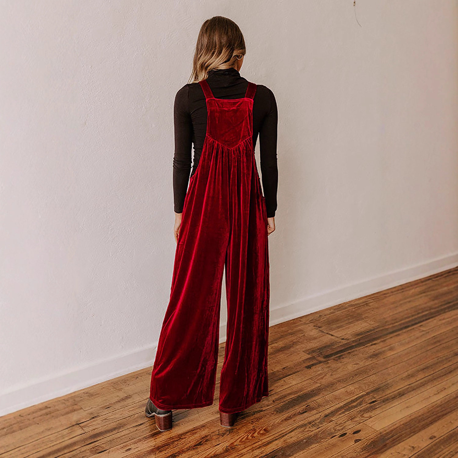 Velvet belt wide-leg jumpsuit 女装丝绒背带裤时尚阔腿连体长裤,淘宝优惠券,粉丝福利购,淘宝优惠卷