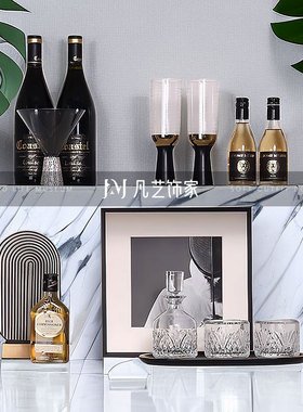 现代轻奢样板房间酒柜软装摆件