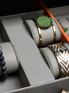 新中式售楼部样板房主人房衣帽间衣柜梳妆台首饰盘软装小饰品组合