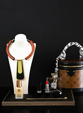 样板房衣帽间梳妆台摆件项链口红包包托盘摆设道具展厅软装饰品