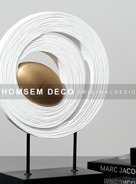 现代简约风格家居软装饰品交响摆件样板房间客厅玄关X白配金黄摆