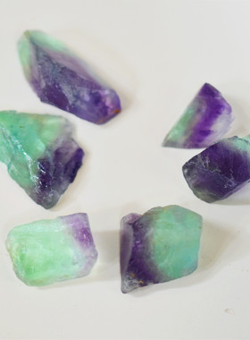 天然水晶原石扩香石彩绿色萤石矿石碎石彩色石头鱼缸摆件毛料