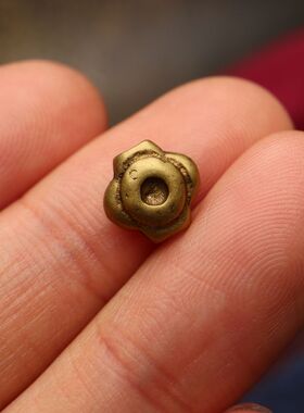 文玩配饰 藏式纯黄铜手工咒点小尺寸佛珠背云配珠配件DIY百搭款