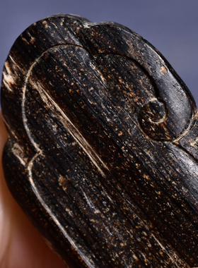 沉水级文莱沉香吊坠雕件