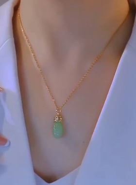 绿色水滴形吊坠钛钢项链