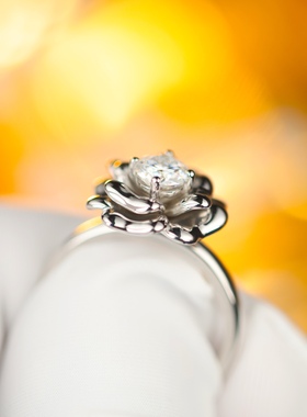 艺升缘珠宝山茶花戒指定制S925银50分莫桑石女士钻戒原创设计