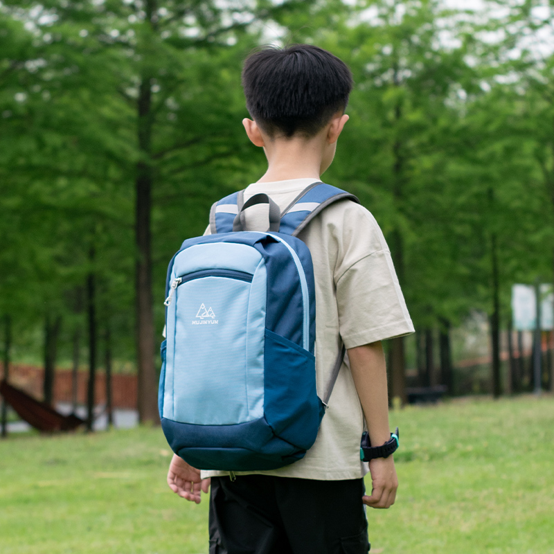 户外儿童运动背包男孩外出旅游小学生登山双肩包轻便补习补课书包-图1