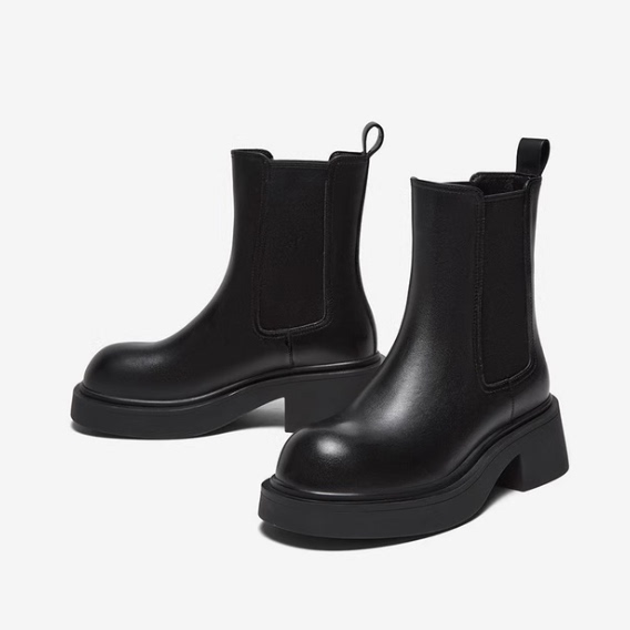 专柜正品百思图2025冬款女靴英伦切尔西靴烟筒靴粗跟短靴W3831DD5 - 图2