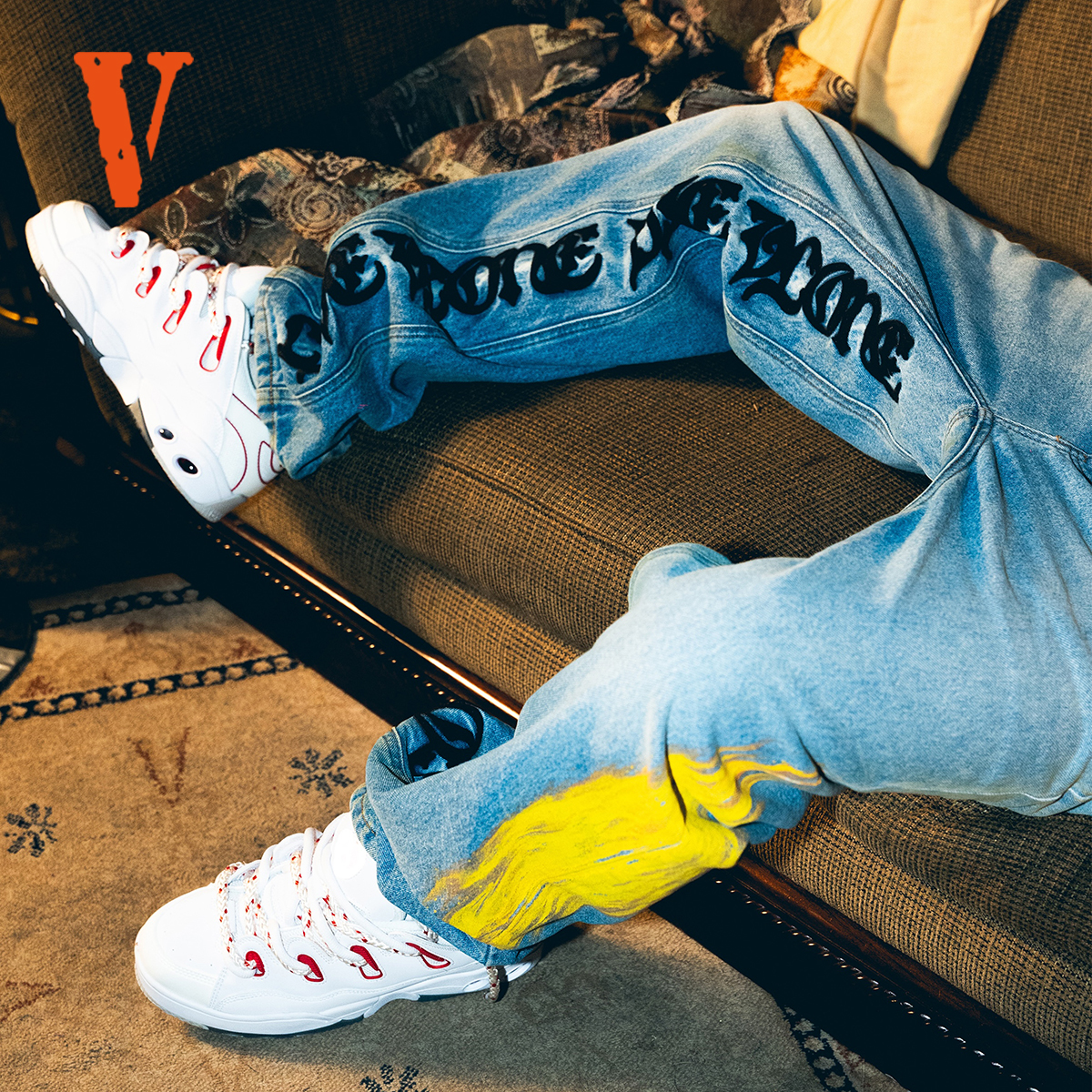 VLONE美款「TSFF」不羁焰影 LVDV刺绣火焰印花图案直筒牛仔裤蓝色 - 图1