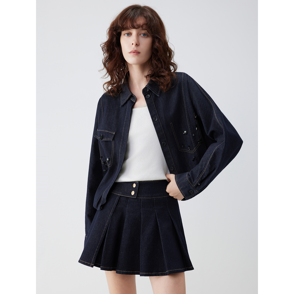 ELLE复古高级感钉珠牛仔外套女2025秋季新款翻领时尚通勤短上衣 - 图3