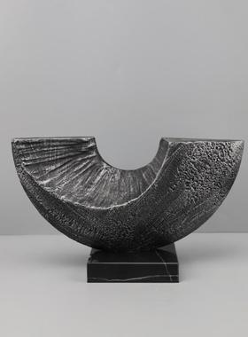 北欧创意大理石1089金属半客月牙雕塑摆件柜厅玄关房电视书家居装