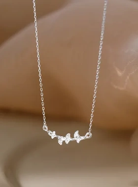 2025年项链夏新款设计高级韩版女小锁骨链银杏叶轻奢小众冷淡风
