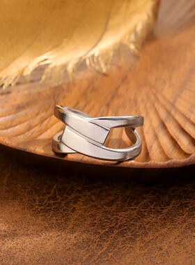 2025新款钛钢复古风轻奢女戒不掉色高级开口时尚潮流饰品跨境