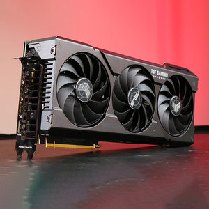 七彩虹RTX5070Ti显卡搭配威刚XPG魔核750W显卡电源套装游戏电竞用