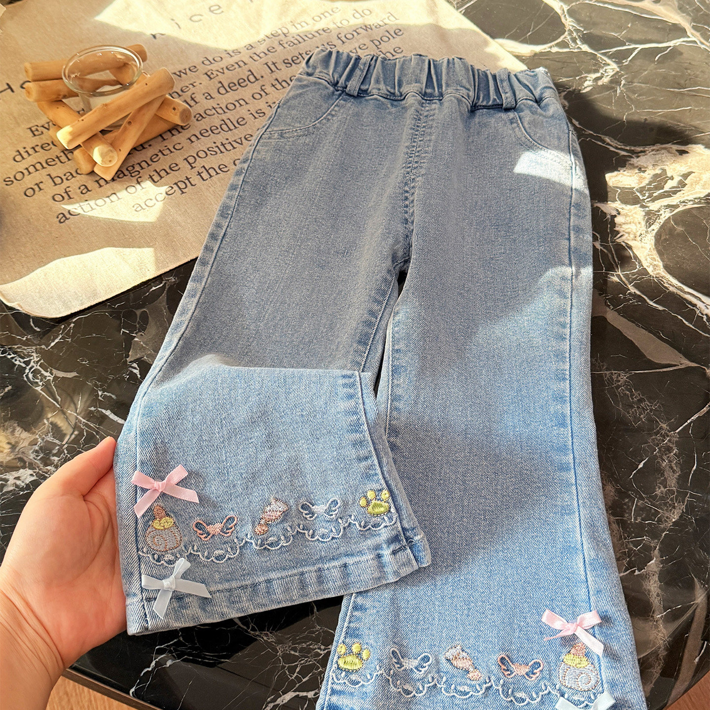 新款女童秋款百搭卡通刺绣蝴蝶结牛仔裤女宝宝韩版休闲时尚童装潮,淘宝优惠券,粉丝福利购,淘宝优惠卷