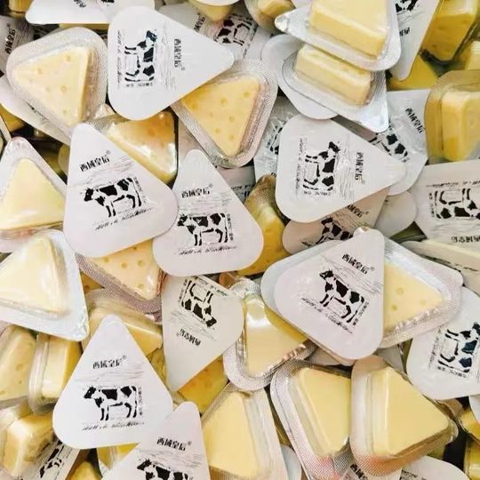 西域皇后特产三角芝士奶块独立包装即食奶酪零食新疆奶制品