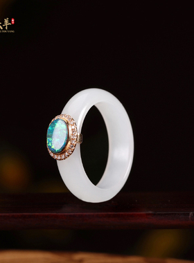 新疆和田玉金镶玉戒指天然蓝宝石