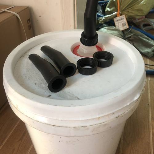 油桶倒油管5升10升油桶倒油嘴,硅胶倒油嘴,油桶塑料油桶倒油嘴器 - 图0