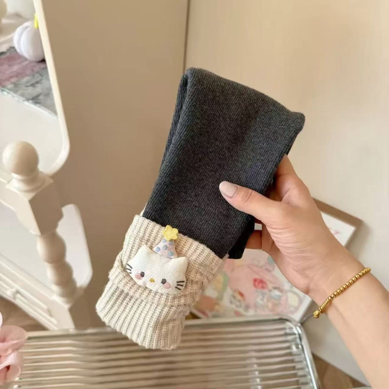 女童冬季幼儿园宝宝可爱加绒打底裤2025新款卡通kt猫堆堆保暖长裤,淘宝优惠券,粉丝福利购,淘宝优惠卷