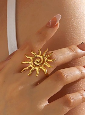 欧美简约螺旋古着镂空金色太阳吊坠轻奢项链高级个性冷淡设计锁骨