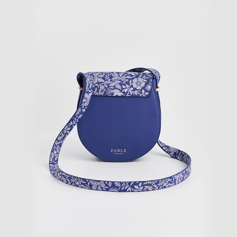 Fable蓝底白花小鸟马鞍包通勤高级感女斜挎单肩包小众设计礼物,淘宝优惠券,粉丝福利购,淘宝优惠卷