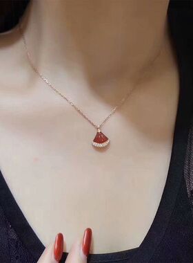 钛钢高保色小裙子扇子项链女款轻奢高级感彩金玫瑰金色