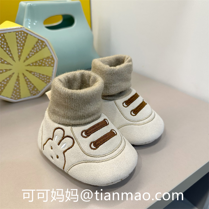 婴儿鞋秋冬男女宝宝不掉鞋6一12个月0-1岁新生儿鞋袜学步软底棉鞋