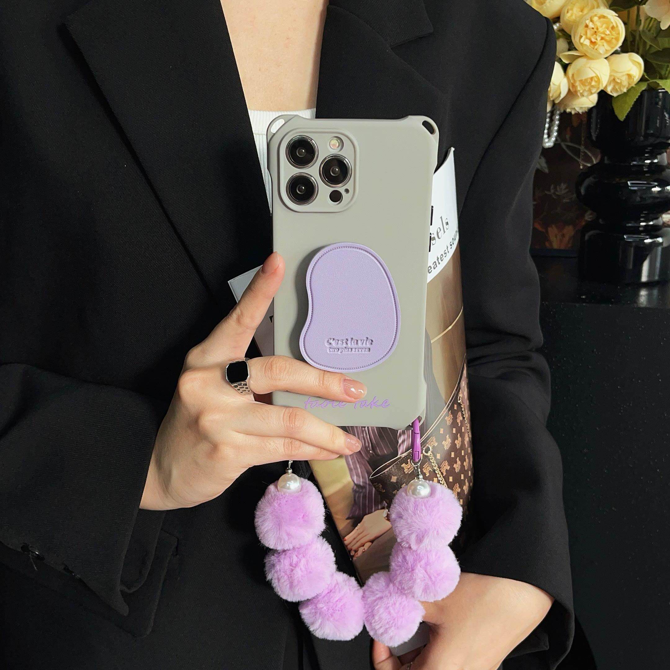 紫色毛球链手腕绳简约香芋紫皮质支架可调节挂绳适用苹果15Promax灰色挂绳手机壳iPhone14promax防摔1211小众