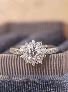 旋转芭蕾爆闪钻戒求婚礼物