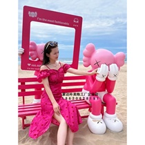 Munda Clicks Custom Rose Red Beach Photo Barbie Pink Kaws Cartoon Sculpture Rose Red Long Chair Decoration Pendulum