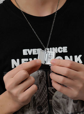 无聊了给Ta打开看看几点了!项链