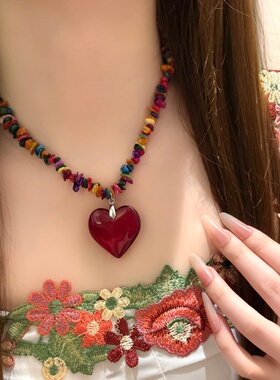 不规则爱心吊坠彩色串珠碎石项链女小众配饰新款欧美甜酷辣妹锁骨