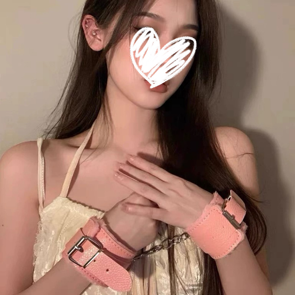 小道具皮革手铐道具加重手扣毛绒手拷粉色女情侣拍照剧本杀游戏