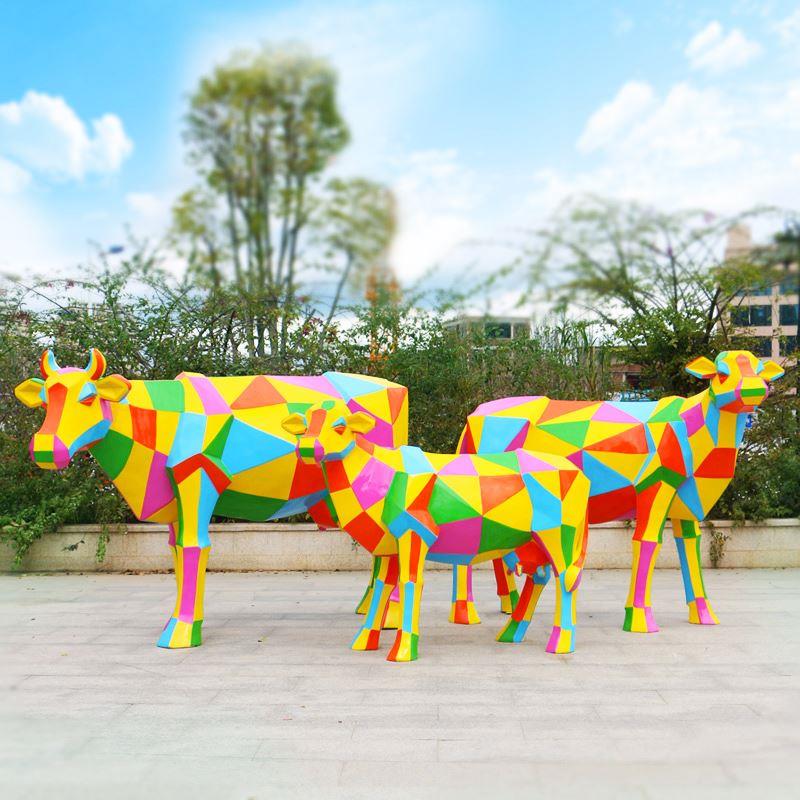 玻璃钢七彩何奶动牛雕塑抽象线条物大型摆几件户外52099公景区装 - 图2