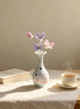 景德镇手绘卡通小花瓶陶瓷花摆件