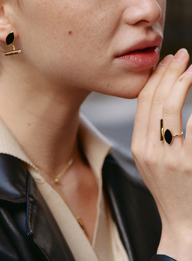 RetroChic黑眼睛开口戒