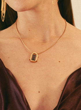 RetroChic宙斯神庙项链