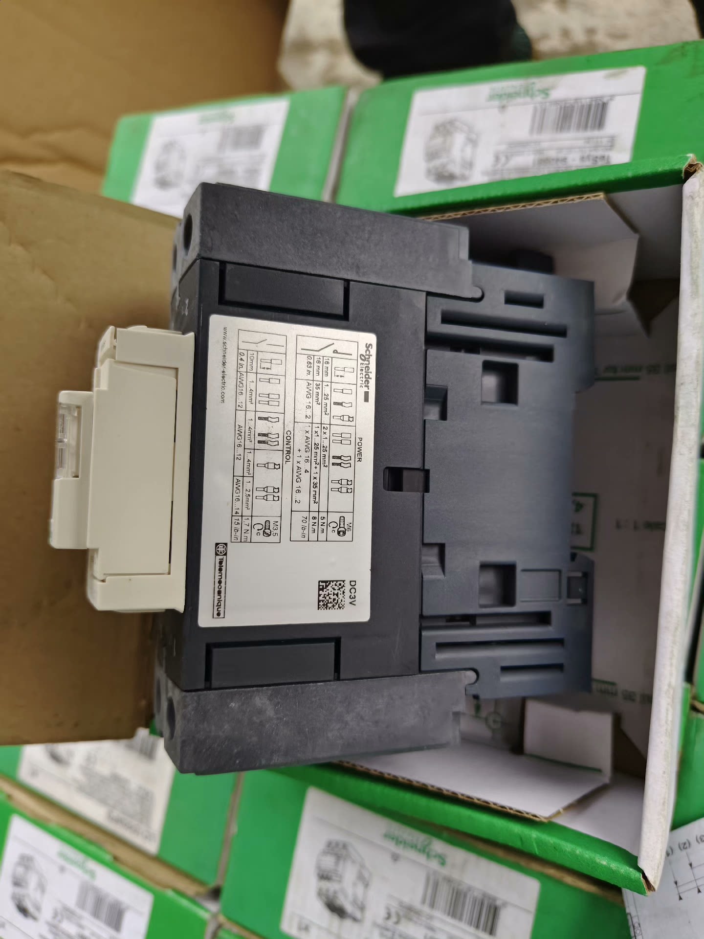 施耐德LC1D50AFD接触器DC110V全新原装数【请询价】 - 图2