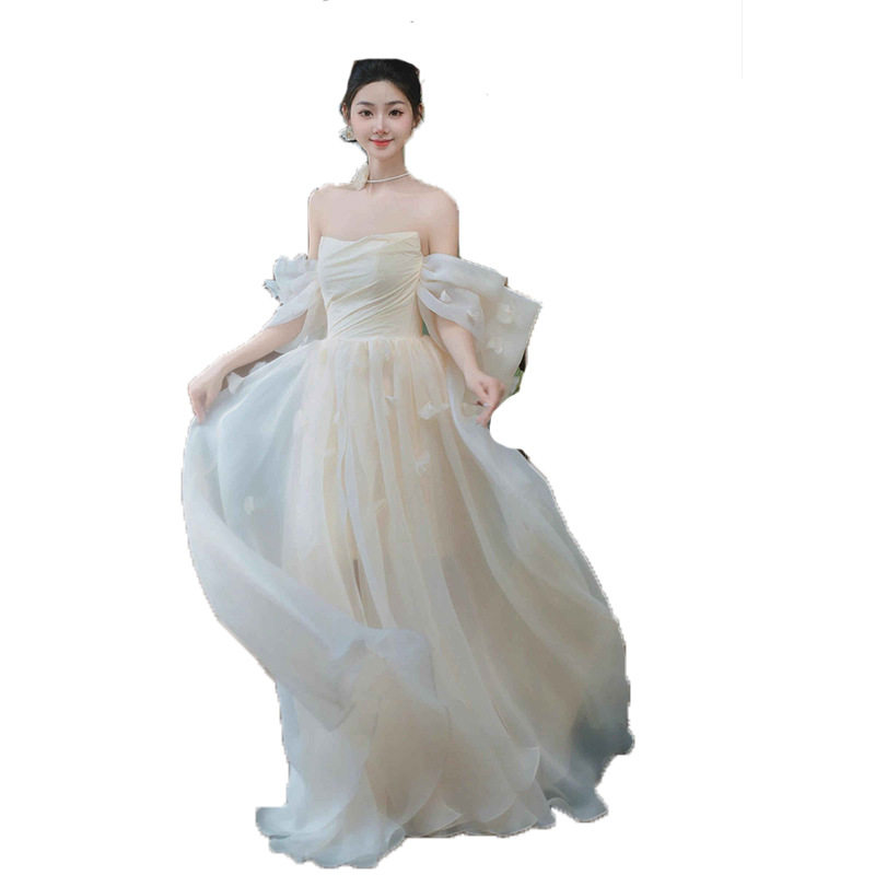 仙女风抹胸轻婚纱2025新款白色晨袍网纱出门纱超仙在逃公主高级感,淘宝优惠券,粉丝福利购,淘宝优惠卷